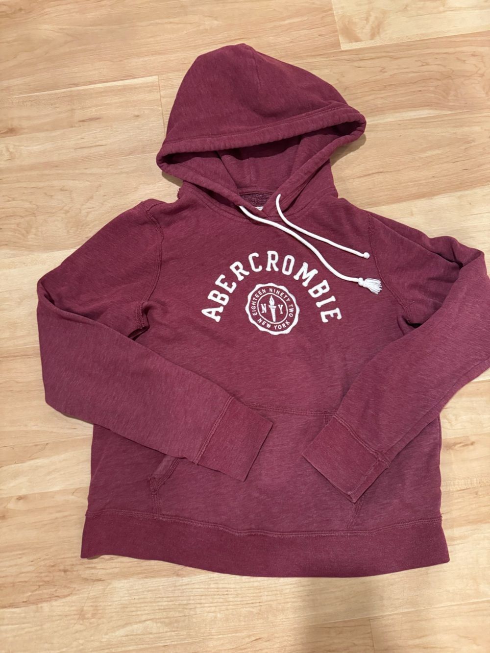 Abercrombie and Fitch Women's Maroon Pullover Vintage Sweatshirt Size Large - Picture 1 of 4